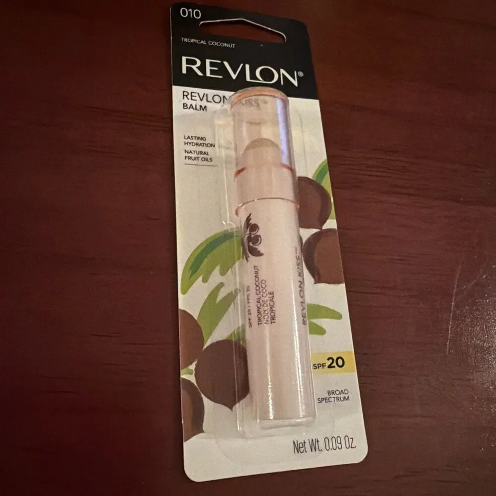 Revlon Lip Balm 010 Tropical Coconut Kiss Balm.Natural Fruit Oils. SPF 20.  NEW!